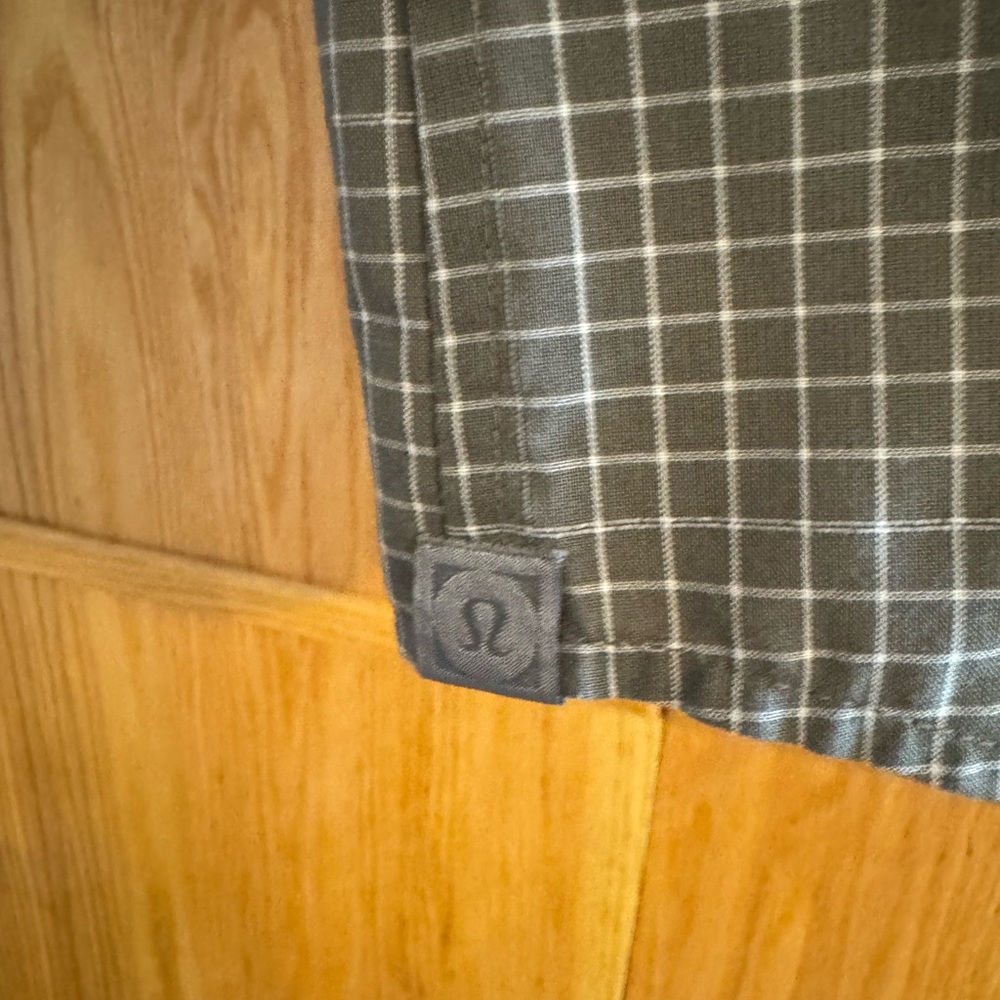 Lululemon button down - Picture 4 of 6